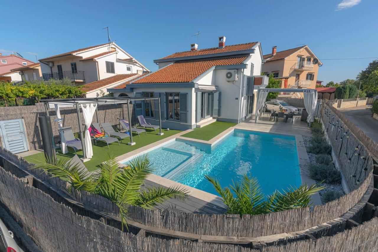 Kuntrada 45 Holiday Home - Heated & Kids Pool Fažana Esterno foto