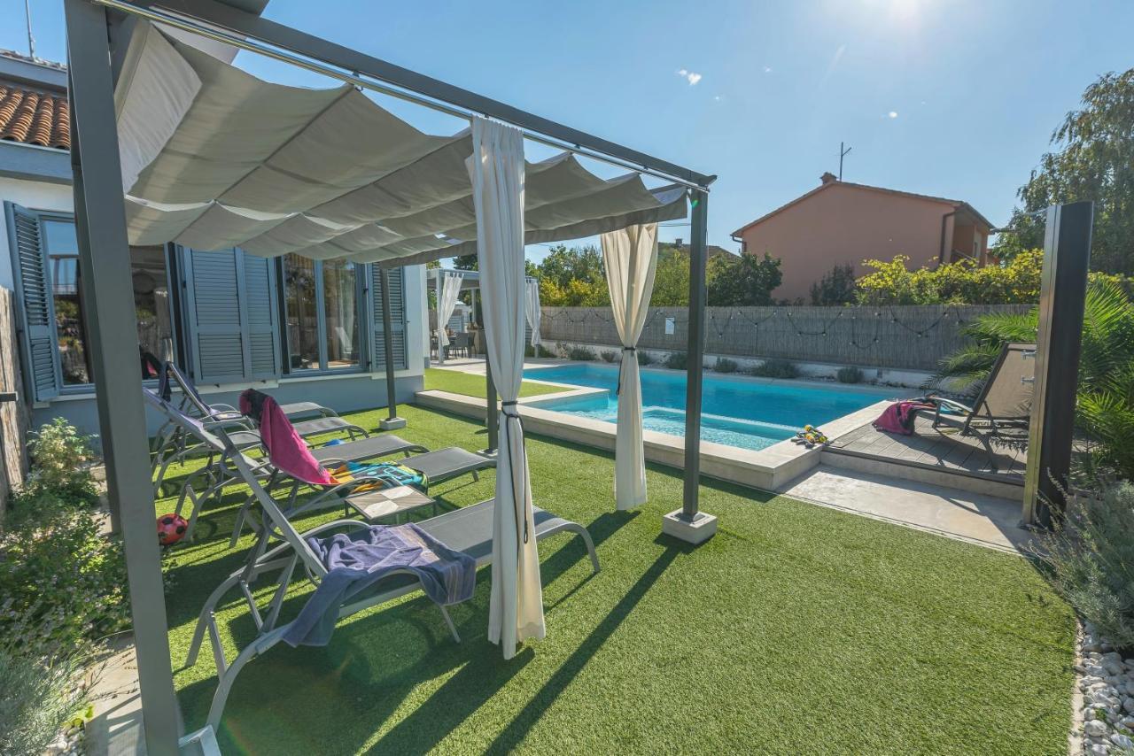 Kuntrada 45 Holiday Home - Heated & Kids Pool Fažana Esterno foto